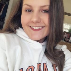 Meet your Posher, Claudia